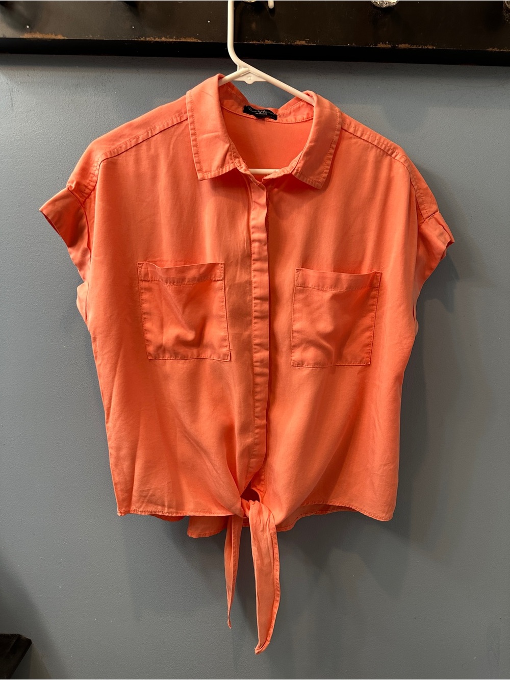 Velvet Heart LA shirt size small knot tie front orange top
